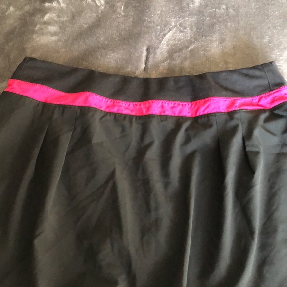 Women’s Adidas size medium climalite black and pink workout skirt with shorts - Picture 5 of 13